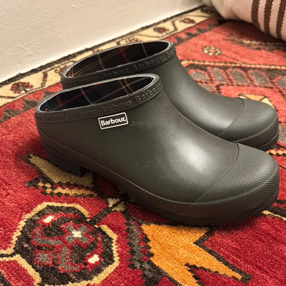 🎈NWOT🎈BARBOUR 🎈 QUINN CLOGS 🎈 OLIVE